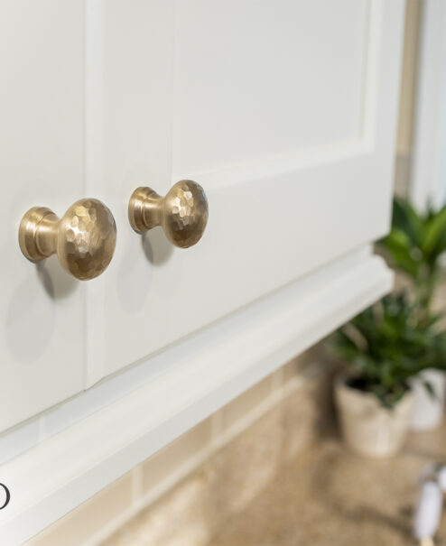 The Dilworth Hammered Knob